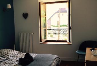 Maison de charme  has Balcony rooms