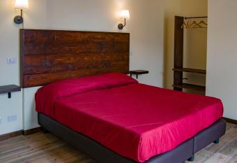 Sleep n go Hotel allows 18 year olds to book a room