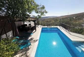 Villa Diamond has Balcony rooms