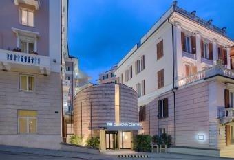 NH Genova Centro allows 18 year olds to book a room