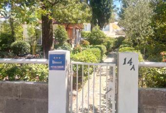 Apartmani  has Smoking/Balcony rooms