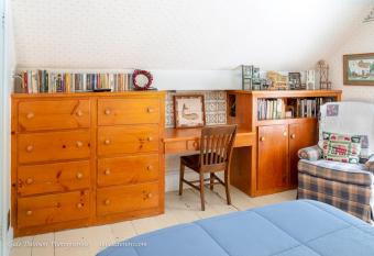 Clary Lake Bed and Breakfast has rooms with a private hot tub