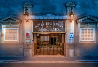 Hotel Des 3 Marchands allows 18 year olds to book a room