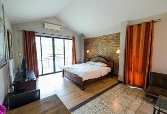 Busaya Resort & Cuisine has Balcony rooms