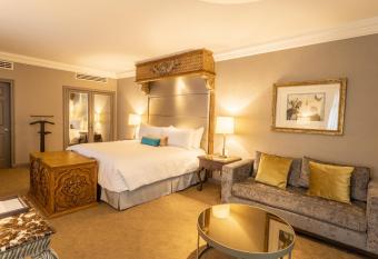 Quinta Real Monterrey has rooms with a private hot tub