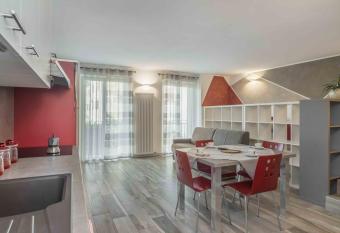 Appartamenti Decarli has Balcony rooms