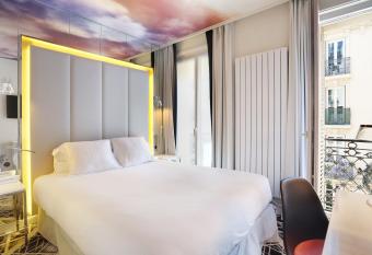 Nouvel H  tel Eiffel has Balcony rooms