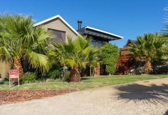 The Owls Inn Country Villa s has Balcony rooms