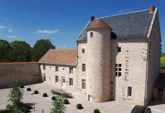 Ferme du Ch  teau allows 18 year olds to book a room