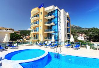 Atlantic Hotel has Balcony rooms