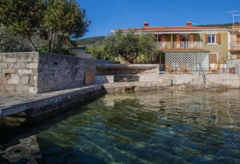 Apartman Solis has Balcony rooms