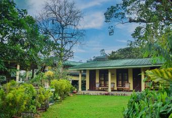 Blue Magpie Lodge Sinharaja has Balcony rooms