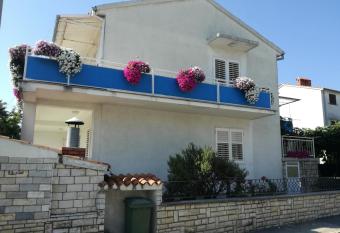 Vile Park Studio Apartments has Balcony rooms