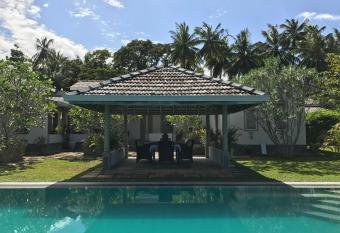 Villa Sublime allows 18 year olds to book a room