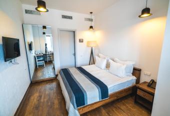 Citadel Express allows 18 year olds to book a room