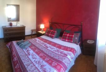 Condominio Il Rustico has Balcony rooms