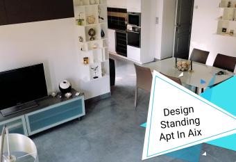 Design Standing Apt in Aix has Balcony rooms