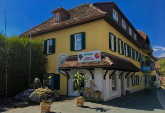 Apfelwirt has Balcony rooms