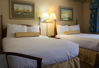 Flagship Inn has rooms with a private hot tub