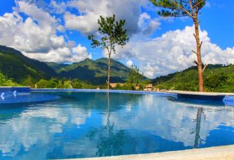 Vista Verde Lodge allows 18 year olds to book a room