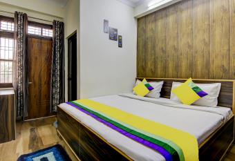Itsy By Treebo - Shivalik allows 18 year olds to book a room