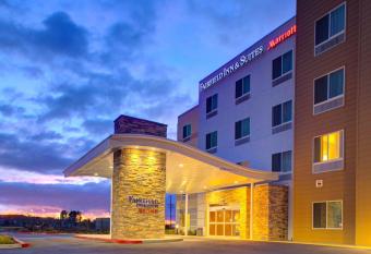 Fairfield Inn & Suites by Marriott Hollister allows 18 year olds to book a room