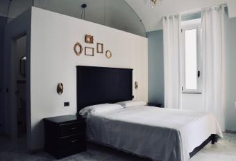 Casa Cristina has Balcony rooms