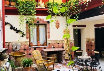 Apartamentos Medina Qurtuba allows 18 year olds to book a room