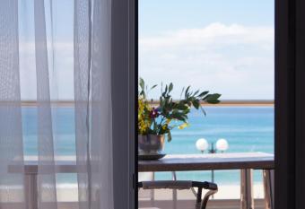 Terra Kotta allows 18 year olds to book a room