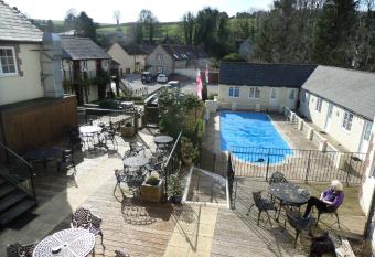 The Poachers Inn allows 18 year olds to book a room