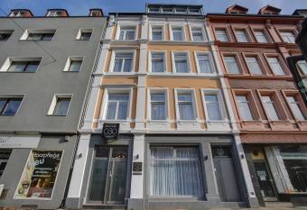 Boutique 030 Hannover City by INA allows 18 year olds to book a room