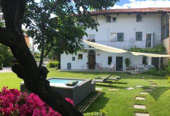 Casa La Preziosa has Balcony rooms