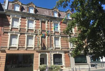 Le Florence allows 18 year olds to book a room