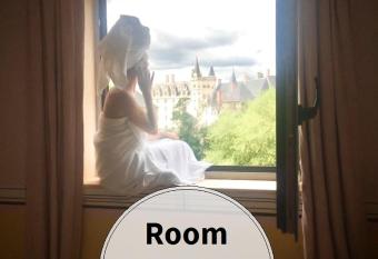 L H  tel allows 18 year olds to book a room