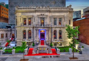 Le Mount Stephen has Balcony rooms