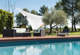 Logis L Abreuvoir has Balcony rooms