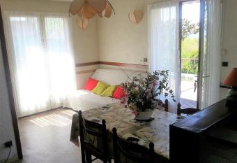 Le Belvue has Balcony rooms