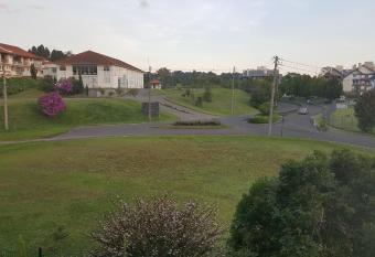 Apartamento Alphaville com banheira de hidromassagem has rooms with a private hot tub