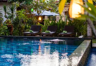 Putra 7 Cottage has Balcony rooms