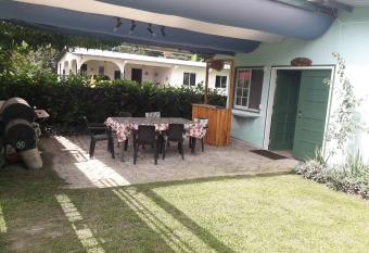 DondeJos   allows 18 year olds to book a room