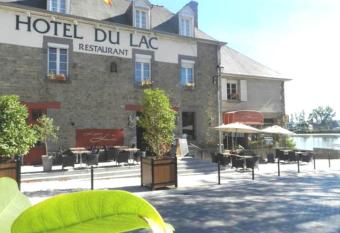 H  tel Restaurant du Lac allows 18 year olds to book a room