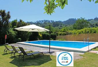 Recantos na Portela allows 18 year olds to book a room