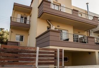 Thomis Beach House has Balcony rooms