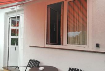 Apartments Jug has Smoking/Balcony rooms