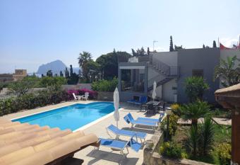 Villa Giulia Tonnara di Bonagia has Balcony rooms