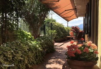 Casa B&B Fontanelle allows 18 year olds to book a room