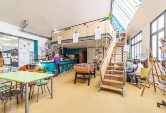 Alter hostel allows 18 year olds to book a room