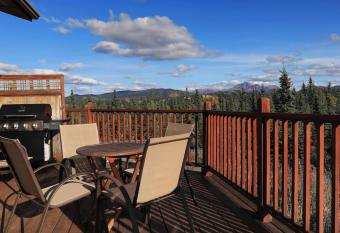 5-Star - Denali Park Spacious Family Home has Balcony rooms