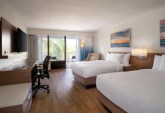 Courtyard by Marriott Naples has Balcony rooms