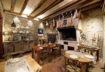 L Hotellerie de la Toile    Beurre allows 18 year olds to book a room